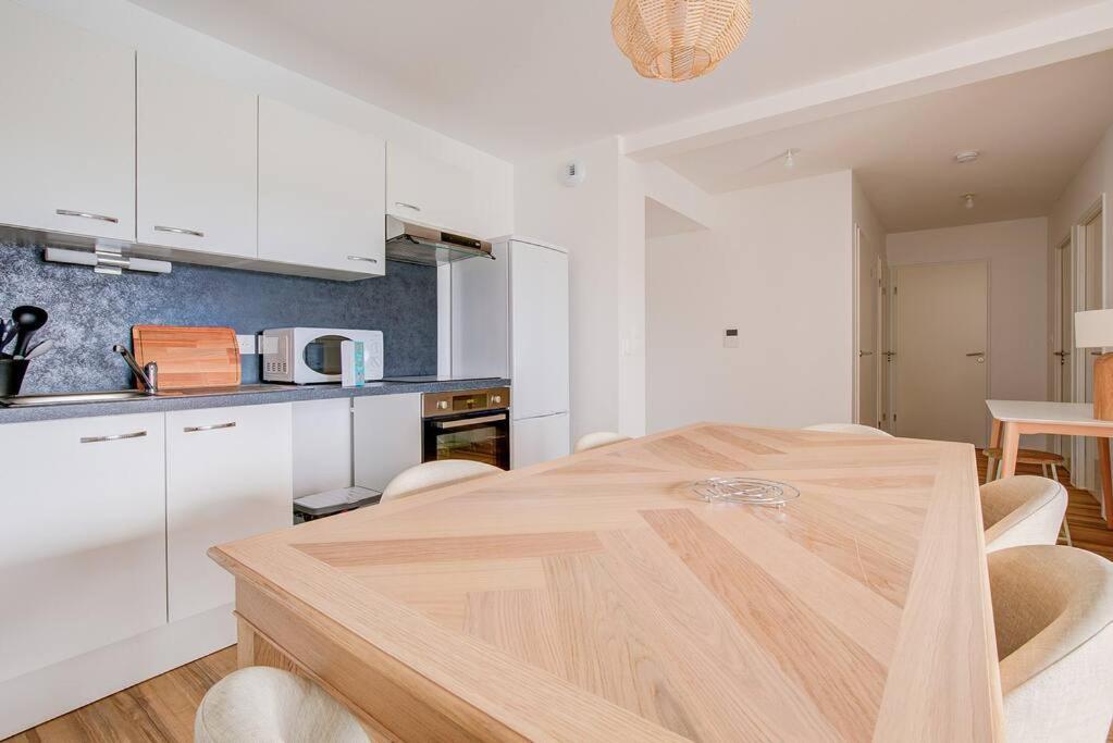 Tres Belle Standing Apartment